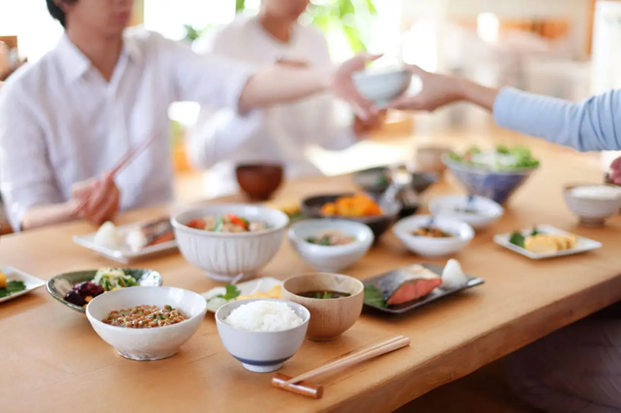 Stili alimentari asiatici: ecco quali benefici portano davvero alla salute intestinale Stili alimentari asiatici: ecco quali benefici portano davvero alla salute intestinale