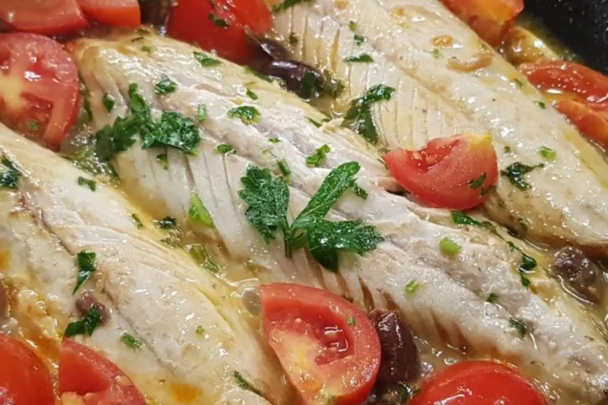 Il trucco per cuocere il pesce senza farlo attaccare alla padella Il trucco per cuocere il pesce senza farlo attaccare alla padella