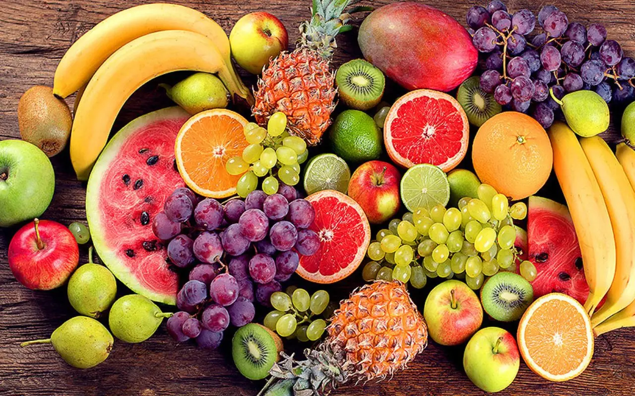 Frutta di stagione a giugno: quali scegliere per sostenere il sistema immunitario Frutta di stagione a giugno: quali scegliere per sostenere il sistema immunitario