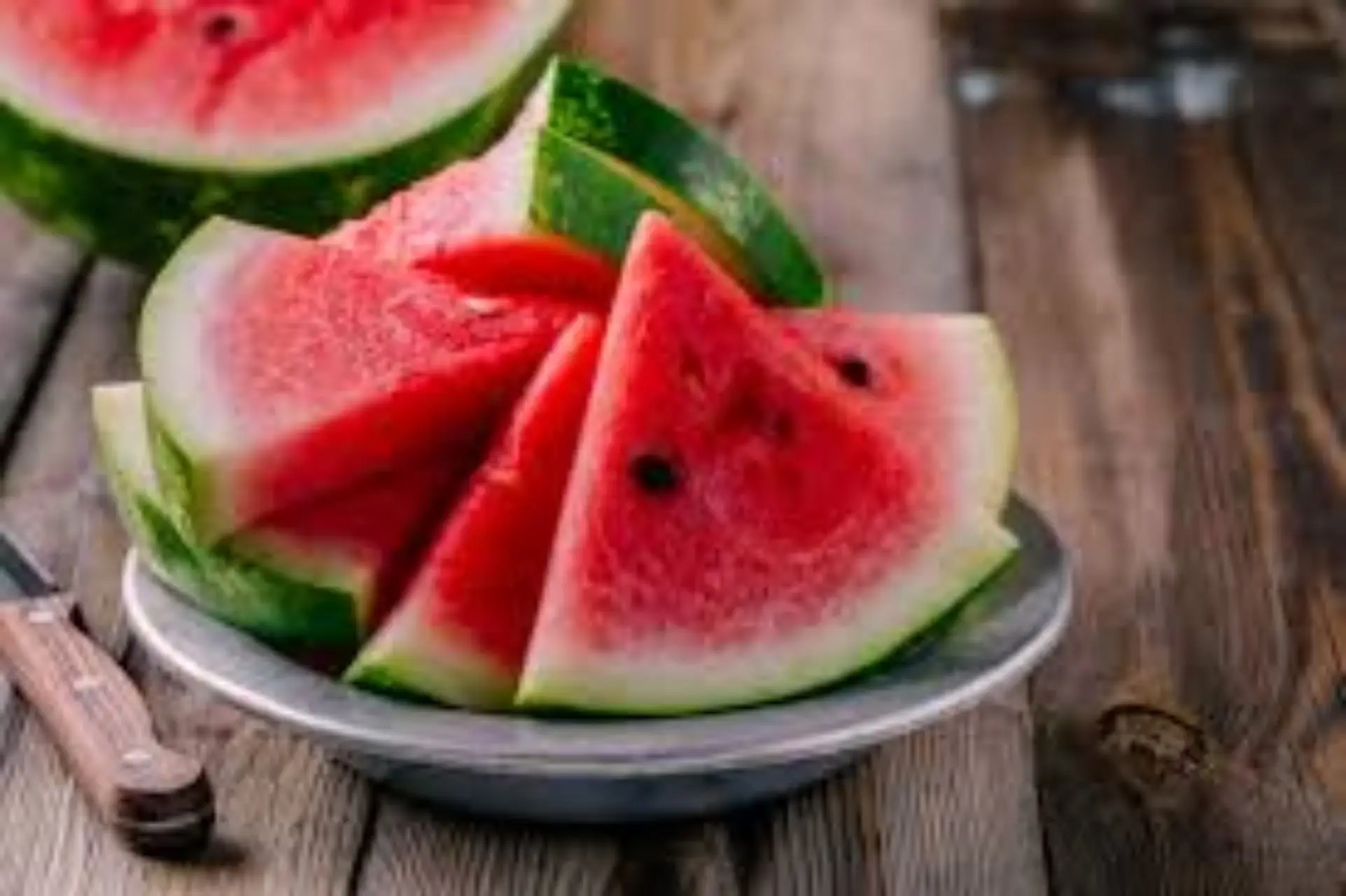 Frutta di stagione a giugno: quali scegliere per sostenere il sistema immunitario Frutta di stagione a giugno: quali scegliere per sostenere il sistema immunitario
