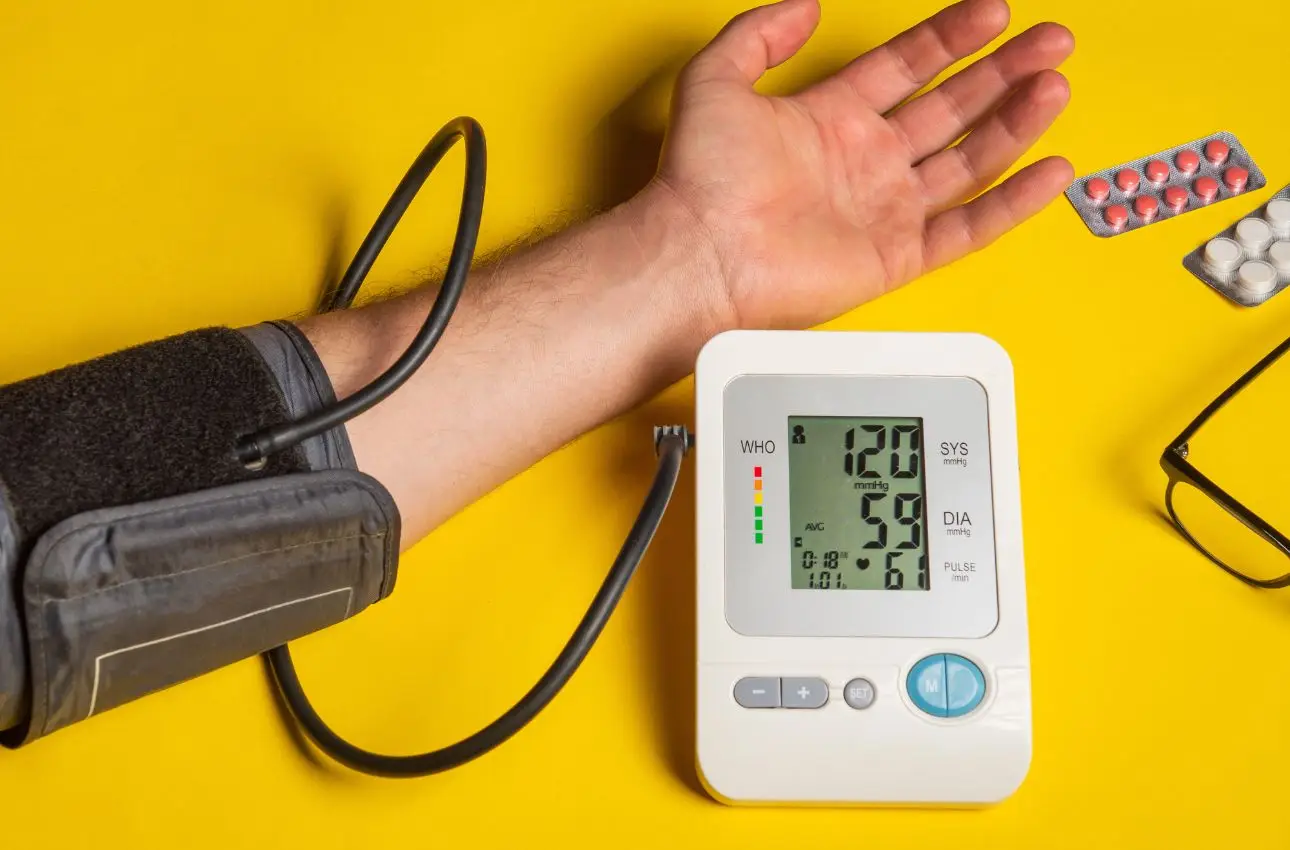 Come ridurre la pressione alta con una cena leggera: i consigli della cardiologa Come ridurre la pressione alta con una cena leggera: i consigli della cardiologa