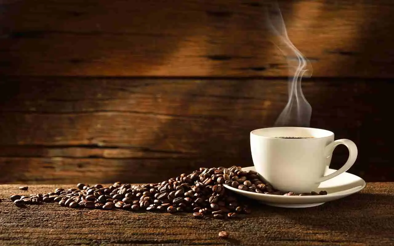 Come aumentare l’energia mentale senza caffè: le strategie della Società Italiana di Nutrizione Come aumentare l’energia mentale senza caffè: le strategie della Società Italiana di Nutrizione