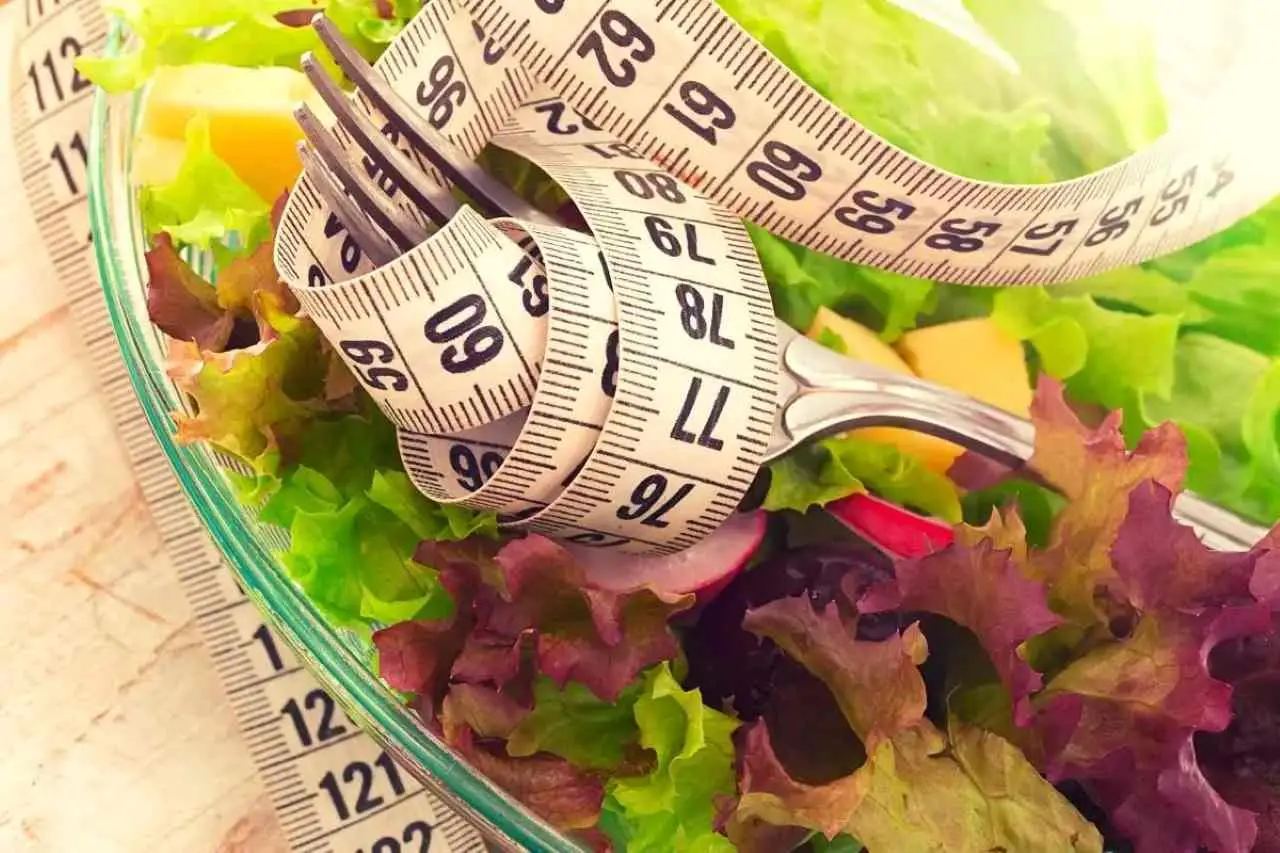 Cosa mangiare per un metabolismo attivo dopo i 40 anni: le scelte raccomandate dalla SINU Cosa mangiare per un metabolismo attivo dopo i 40 anni: le scelte raccomandate dalla SINU